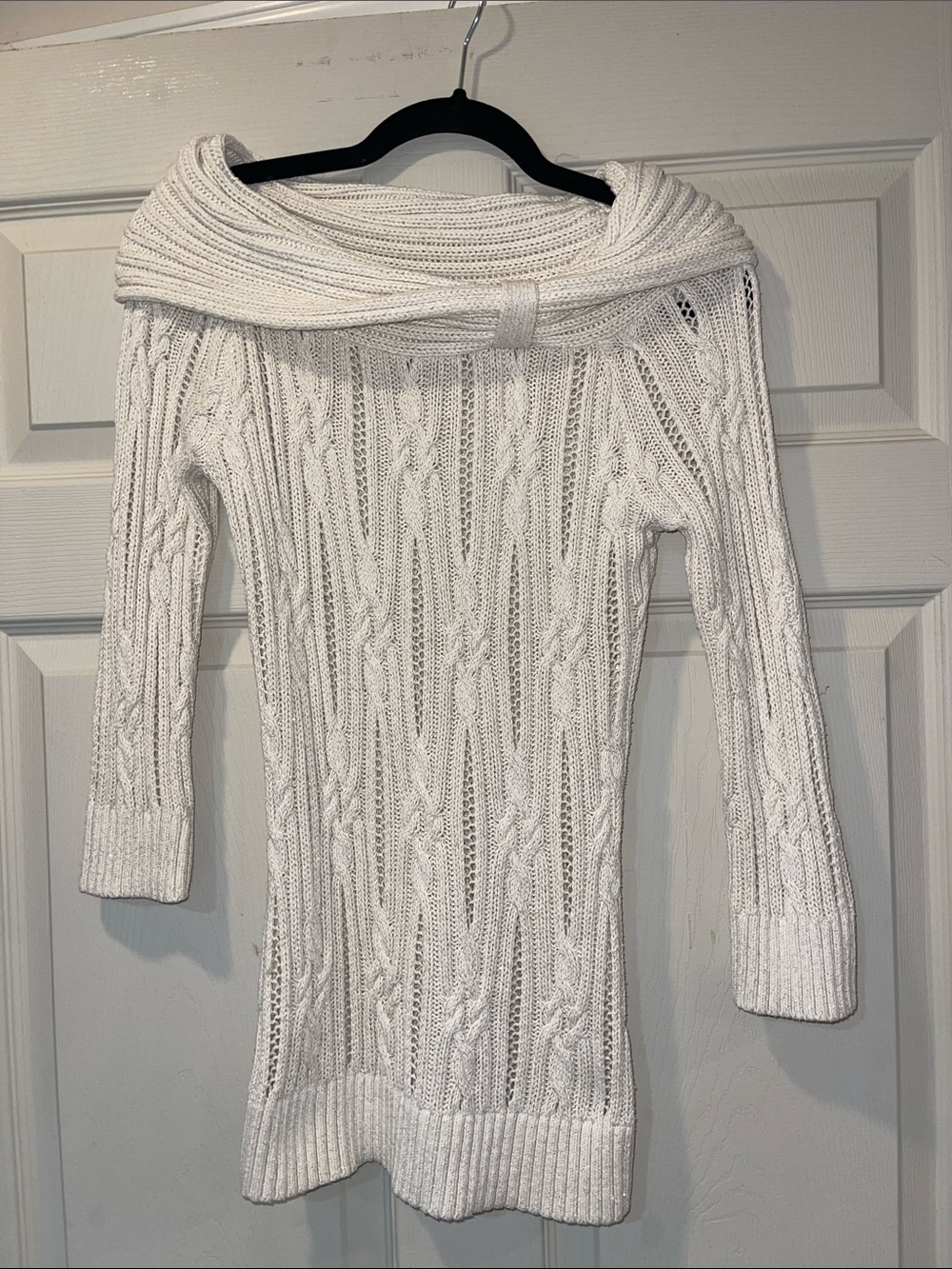 White House Black Market Cream Cable-Knit Off-the-Shoulder Sweater XS